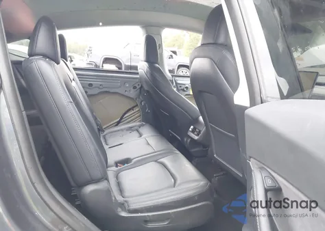 2023 Tesla Model Y Awd/Long Range Dual Motor All-Wheel Drive z USA, uszkodzony, nr VIN 7SAYGAEE6PF600769